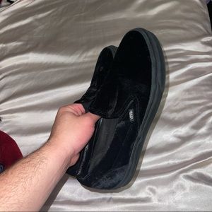 slip on classic black velvet vans